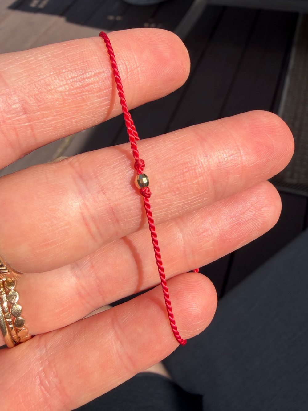 Red string bracelet - Picture 3 of 3